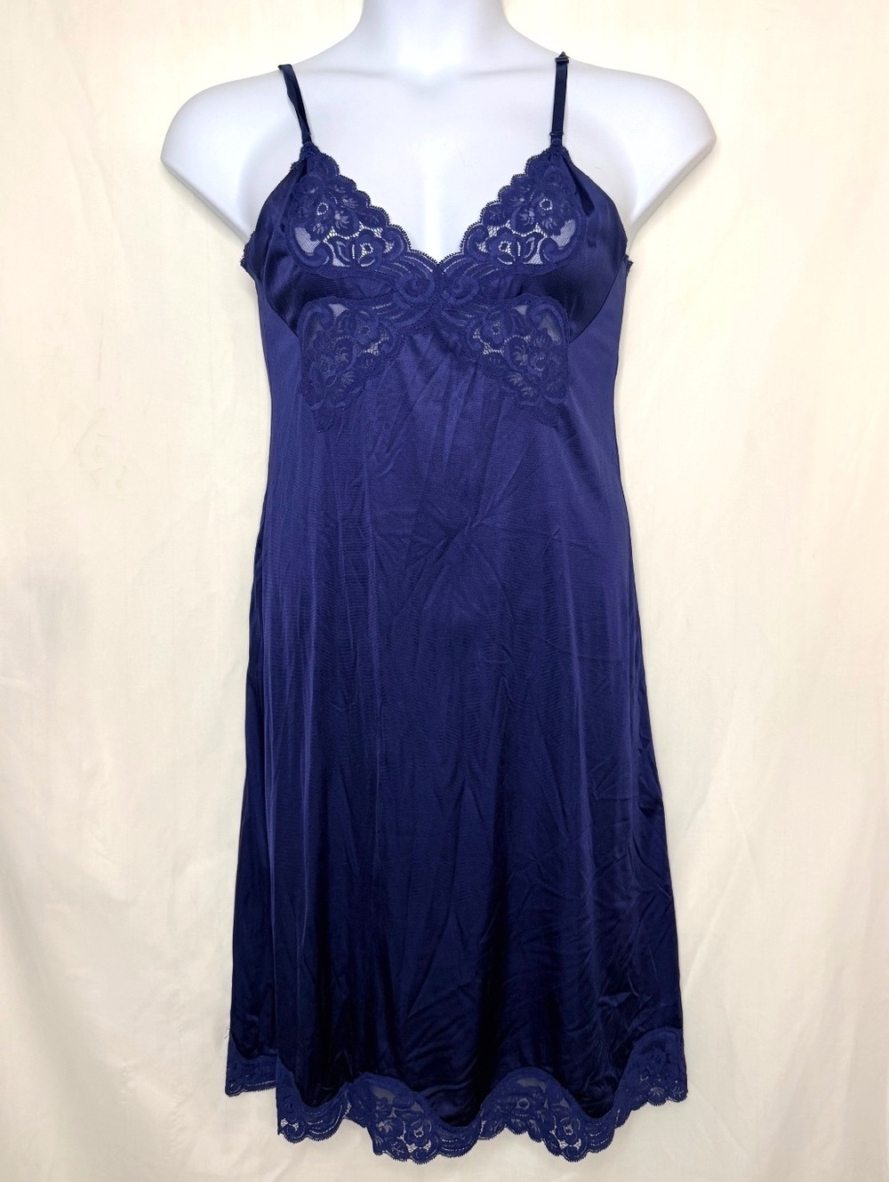 Vintage 60-70’s Vanity Fair Navy Blue Nylon Lace Full Slip